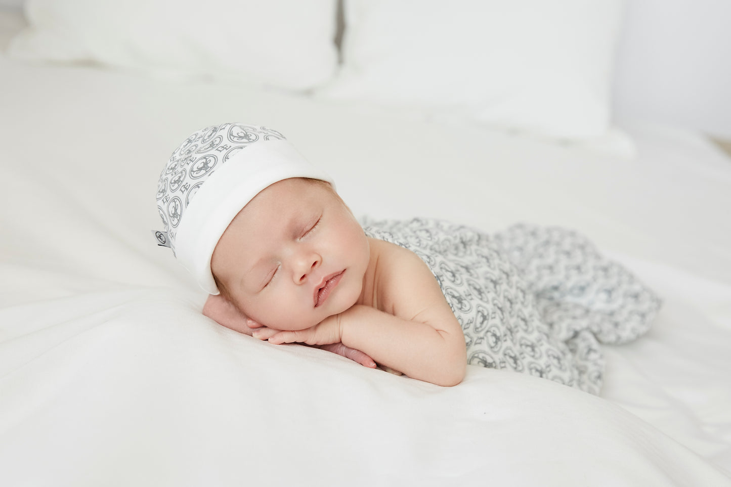 Baby hat with Dear Eco logo