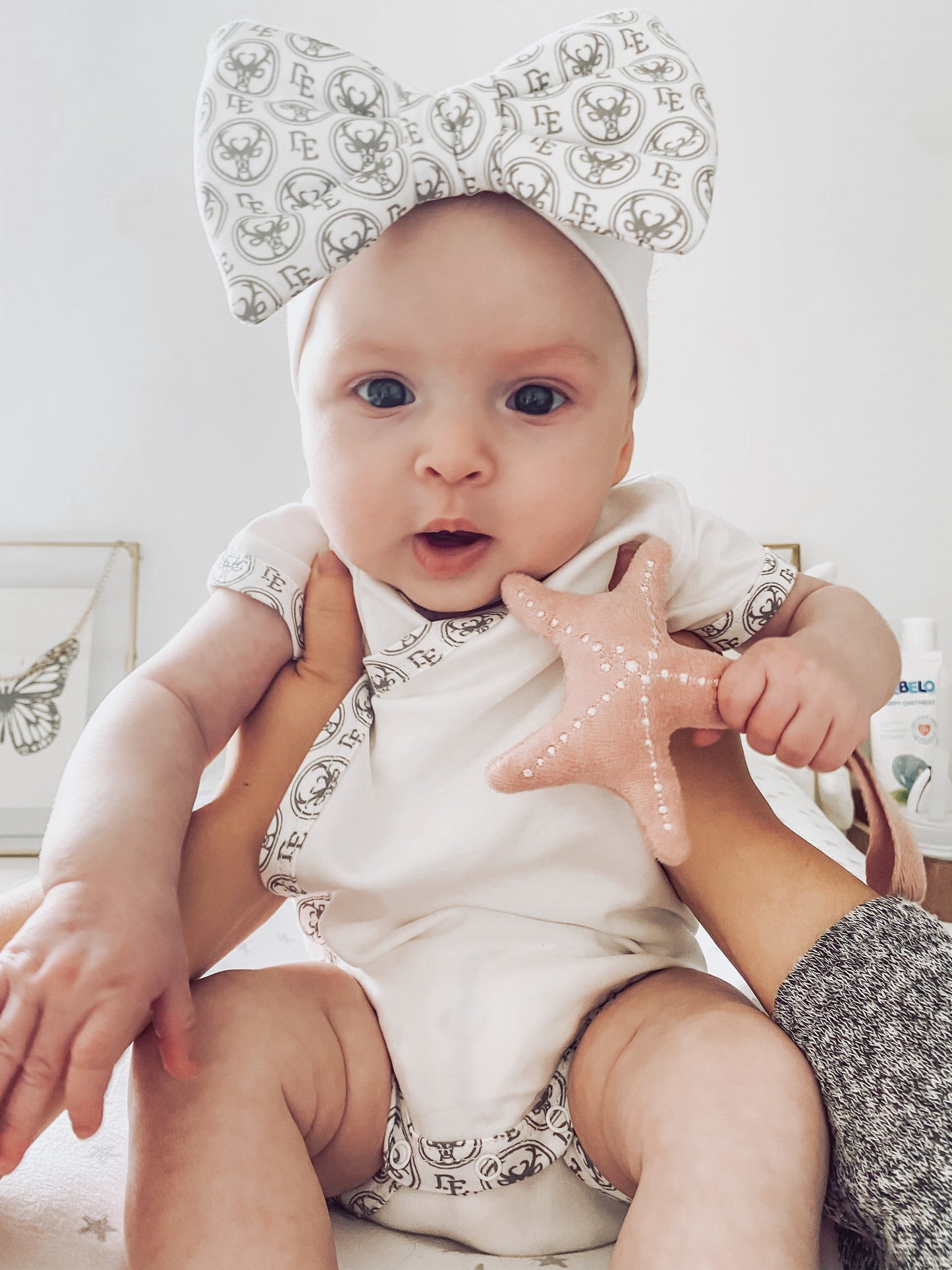 Baby headband with bow